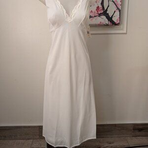 French Maid White Lace Trim Full Slip Size 36 Made in Canada NWT Vintage